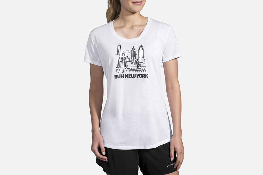 Womens Brooks Distance Graphic Tee Tops White/RUN NYC | 409578-WEB